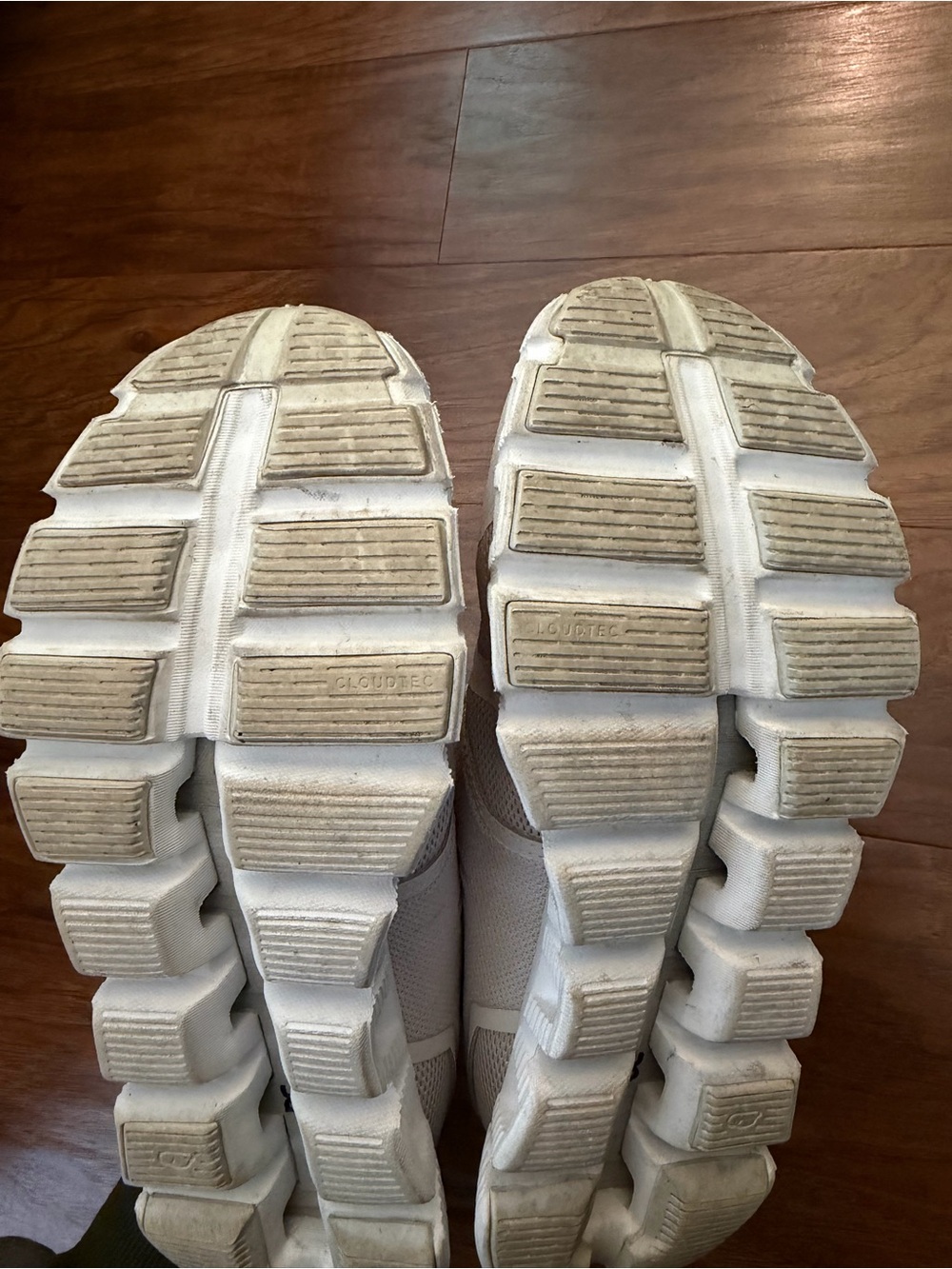 On Running Cloud 6 Sneakers Size 8.5 - Picture 6 of 7